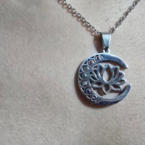 Collar Flor de Loto con Luna y 7 Chakras
