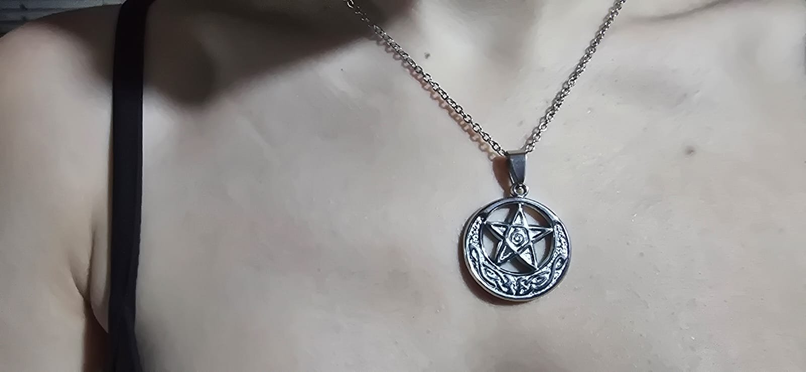 Collar Pentagrama Grabado Grueso
