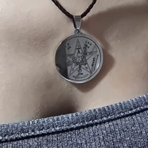 Collar Tetragramatón